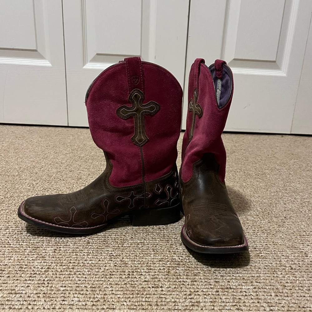 Ariat boots size 2
